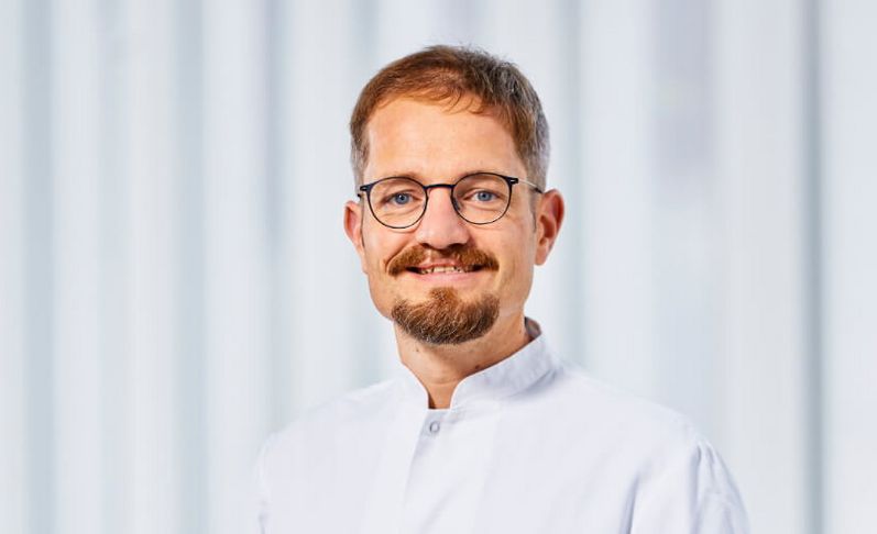 Dr. Sven Moos